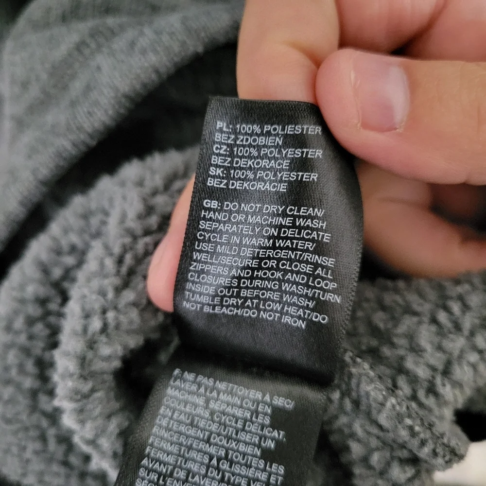 The North Face Men's Charcoal Quarter Zip-Up Sweater Size Small